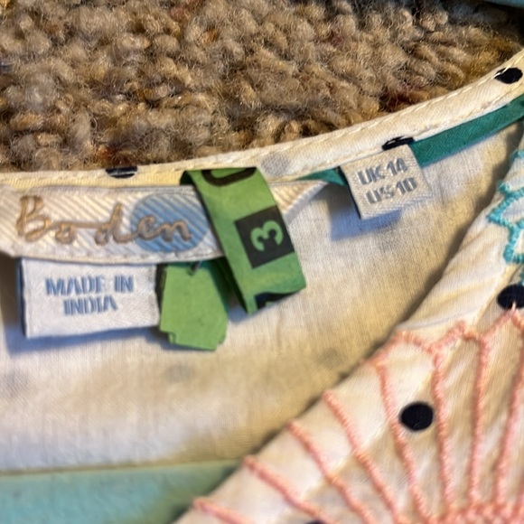 Beautiful embroidered Boden top - Picture 3 of 7